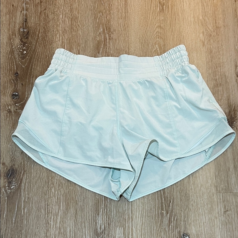 Lululemon Hotty Hot Shorts 2.5”